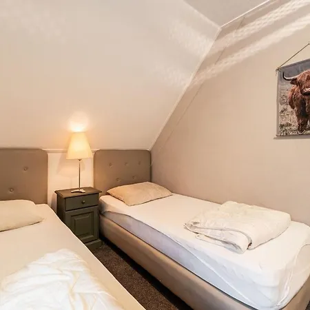 בית נופש Cosy Holiday With A Private Garden Meddo