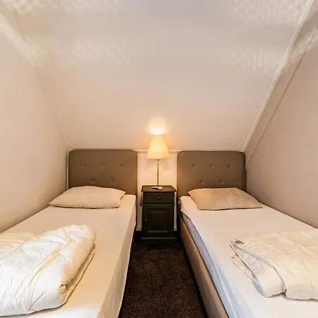 Cosy Holiday With A Private Garden בית נופש Meddo