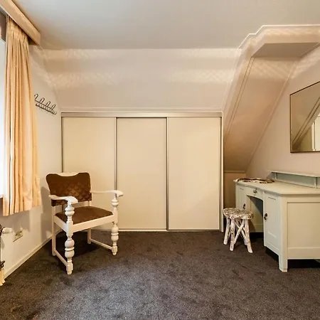 בית נופש Cosy Holiday With A Private Garden