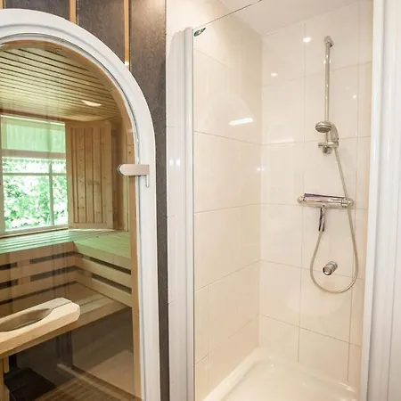 בית נופש Cosy Holiday With A Private Garden